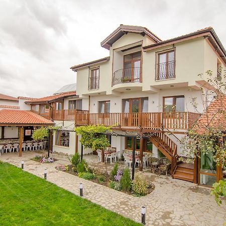 Guest House Villa Elma Nevsha ภายนอก รูปภาพ