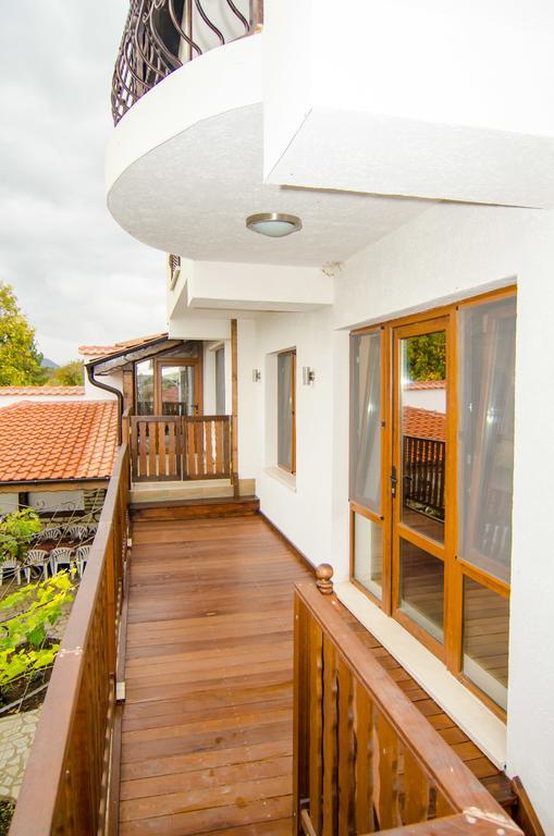 Guest House Villa Elma Nevsha ภายนอก รูปภาพ