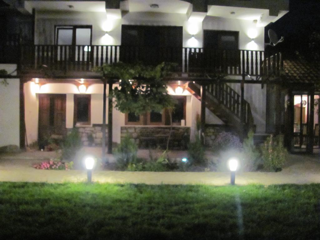 Guest House Villa Elma Nevsha ภายนอก รูปภาพ
