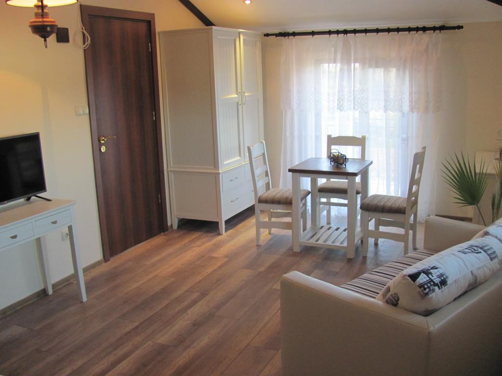 Guest House Villa Elma Nevsha ภายนอก รูปภาพ
